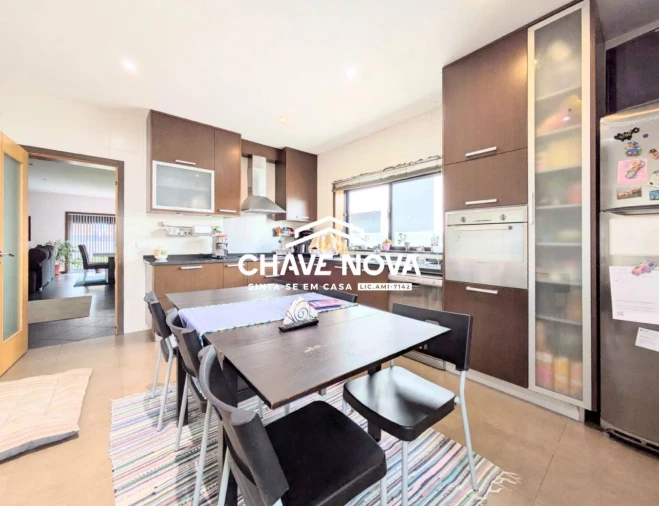 Moradia T4 para Venda em Palhaça Foto 5