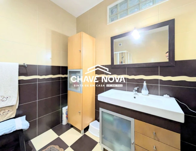 Moradia T4 para Venda em Palhaça Foto 10