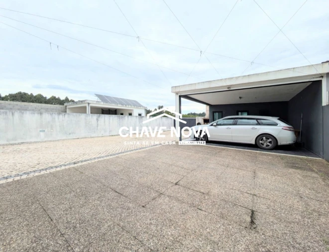 Moradia T4 para Venda em Palhaça Foto 25