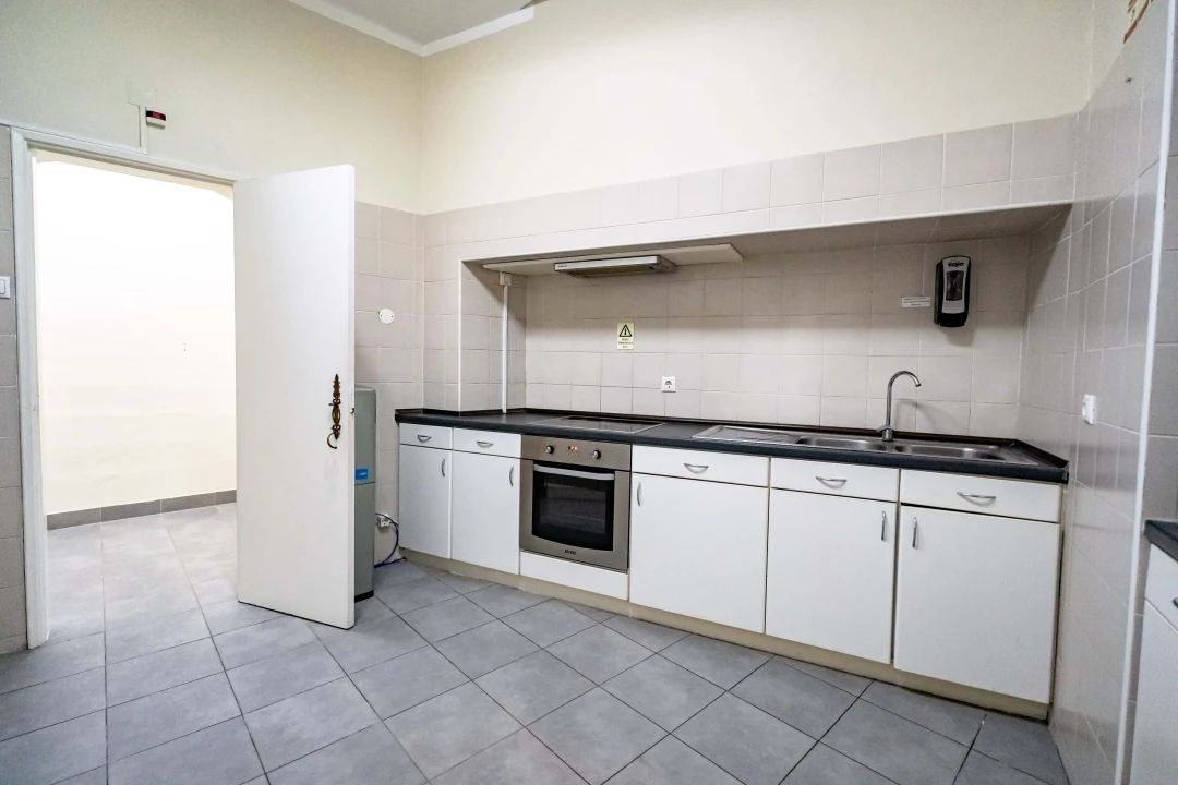 Moradia T9 para Venda em Sé Nova, Santa Cruz, Almedina e São Bartolomeu Foto 3