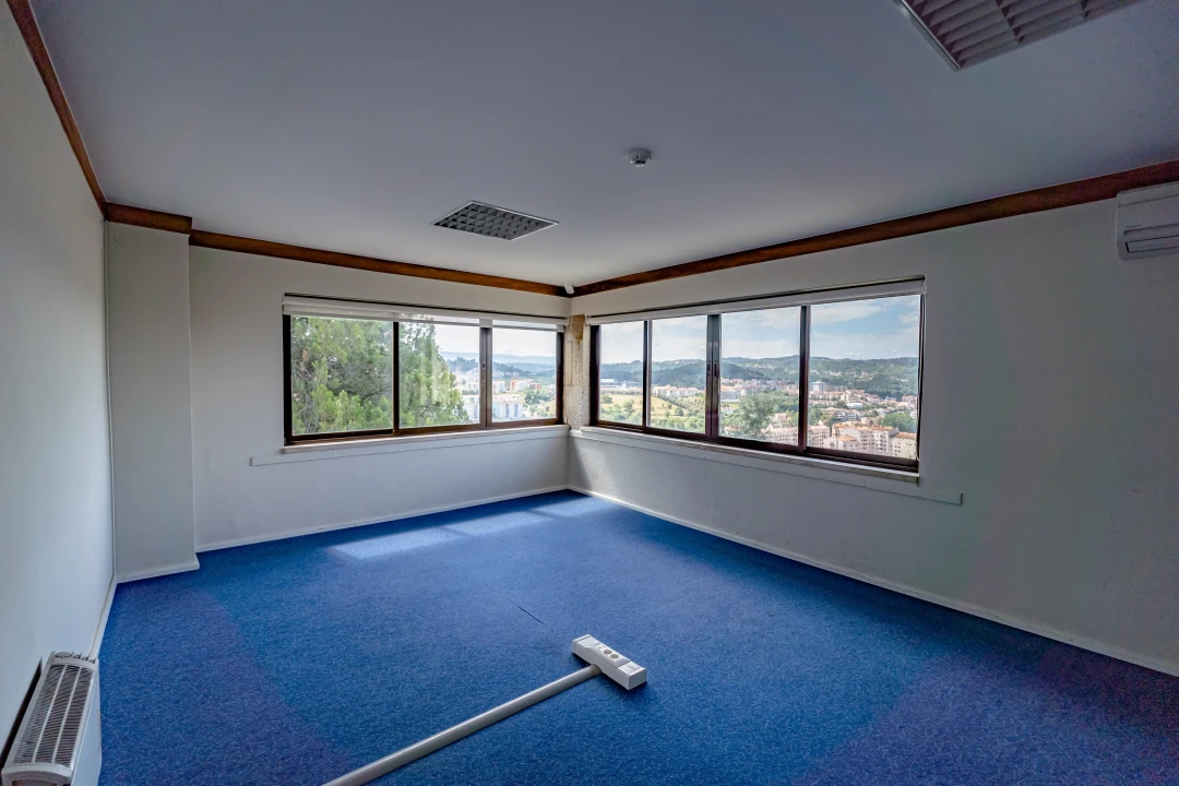 Moradia T9 para Venda em Sé Nova, Santa Cruz, Almedina e São Bartolomeu Foto 30