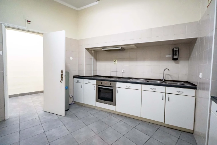 Moradia T9 para Venda em Sé Nova, Santa Cruz, Almedina e São Bartolomeu Foto 3