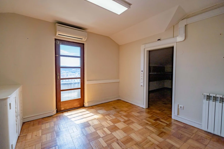 Moradia T9 para Venda em Sé Nova, Santa Cruz, Almedina e São Bartolomeu Foto 51