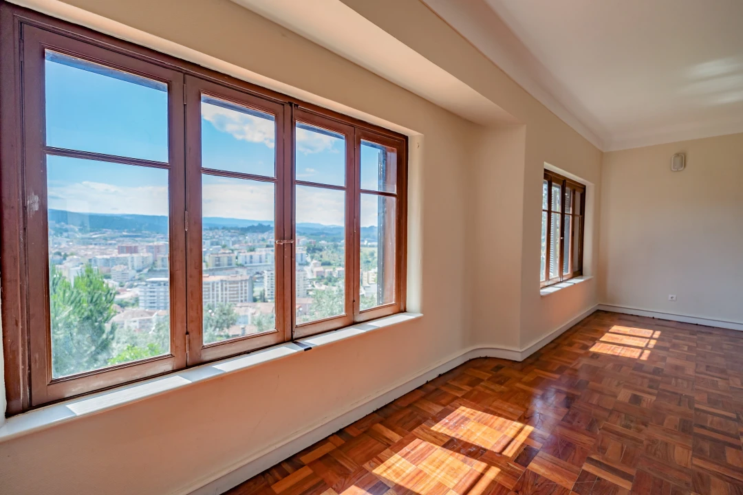 Moradia T9 para Venda em Sé Nova, Santa Cruz, Almedina e São Bartolomeu Foto 18