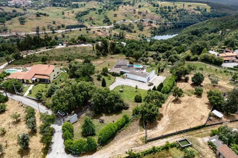 Moradia T4 para Venda em Santa Comba Dão e Couto do Mosteiro Foto 65