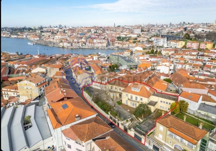 Moradia T23 para Venda em Santa Marinha e São Pedro da Afurada Foto 11