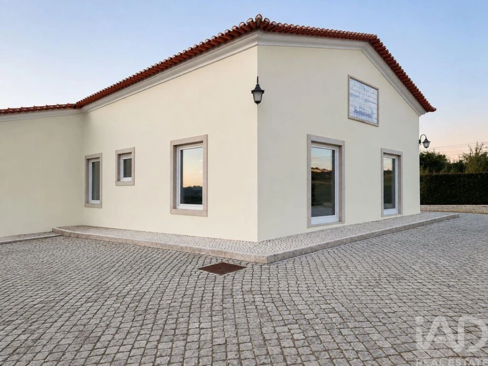 Moradia T3 para Venda em Valado dos Frades Foto 4