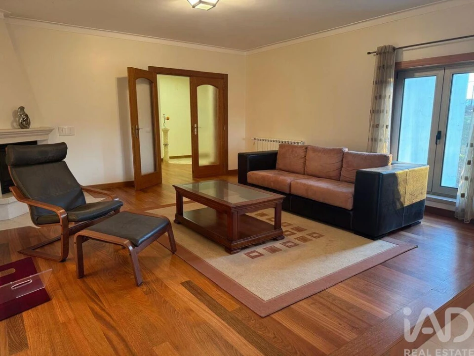 Moradia T3 para Venda em Valado dos Frades Foto 23