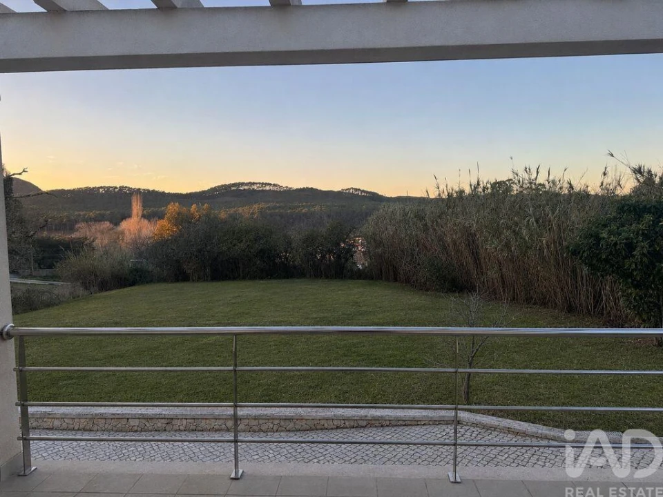 Moradia T3 para Venda em Valado dos Frades Foto 25
