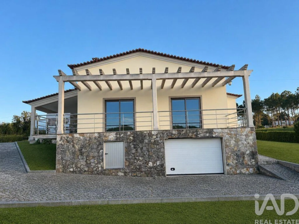 Moradia T3 para Venda em Valado dos Frades Foto 3