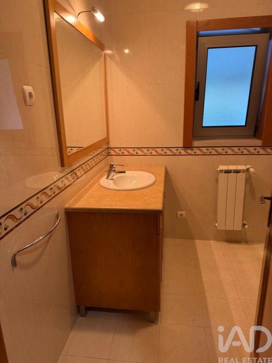 Moradia T3 para Venda em Valado dos Frades Foto 16