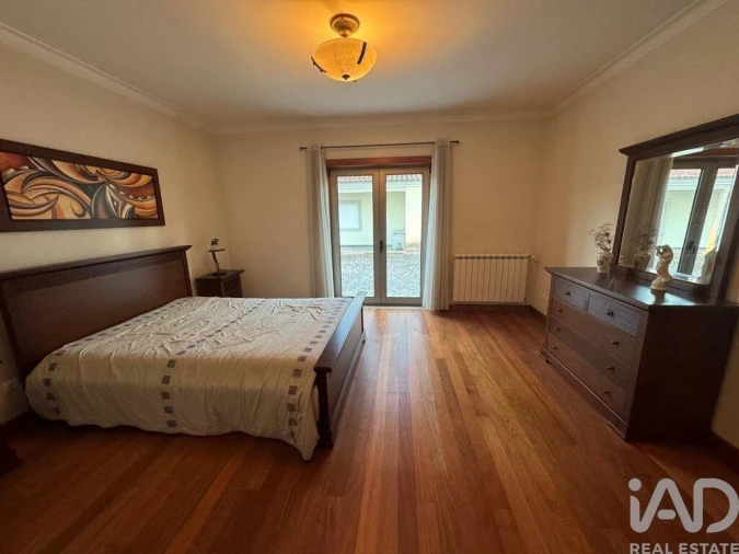 Moradia T3 para Venda em Valado dos Frades Foto 4