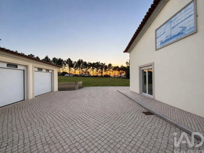 Moradia T3 para Venda em Valado dos Frades Foto 24