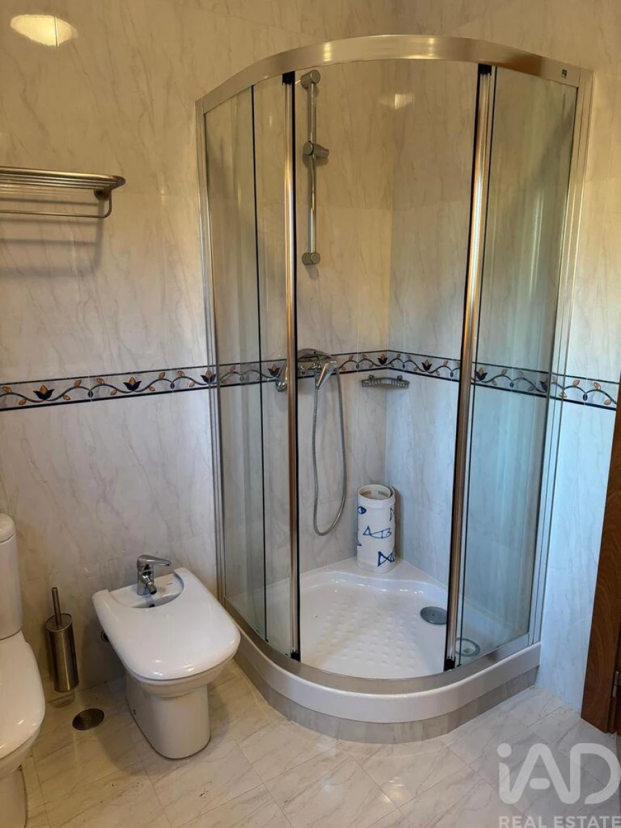 Moradia T3 para Venda em Valado dos Frades Foto 15