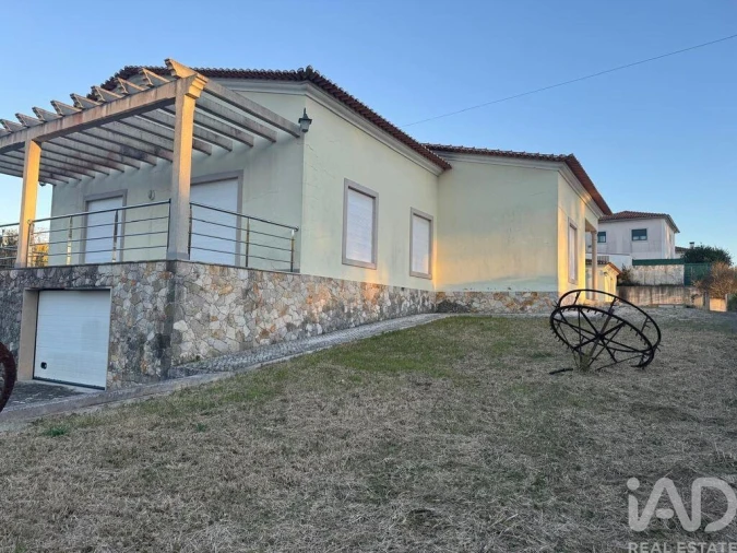 Moradia T3 para Venda em Valado dos Frades Foto 1