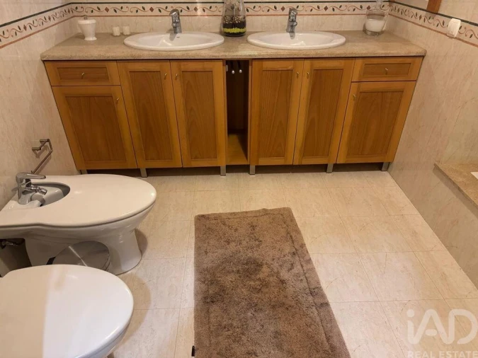 Moradia T3 para Venda em Valado dos Frades Foto 9