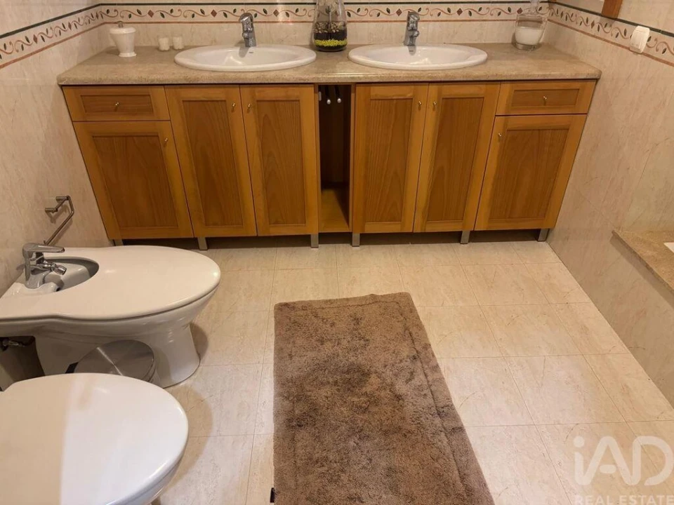 Moradia T3 para Venda em Valado dos Frades Foto 9