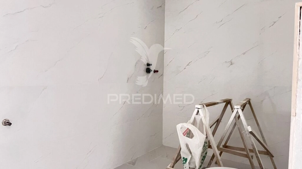 Apartamento T2 para Venda em Creixomil Foto 9