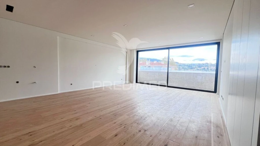 Apartamento T2 para Venda em Creixomil Foto 4