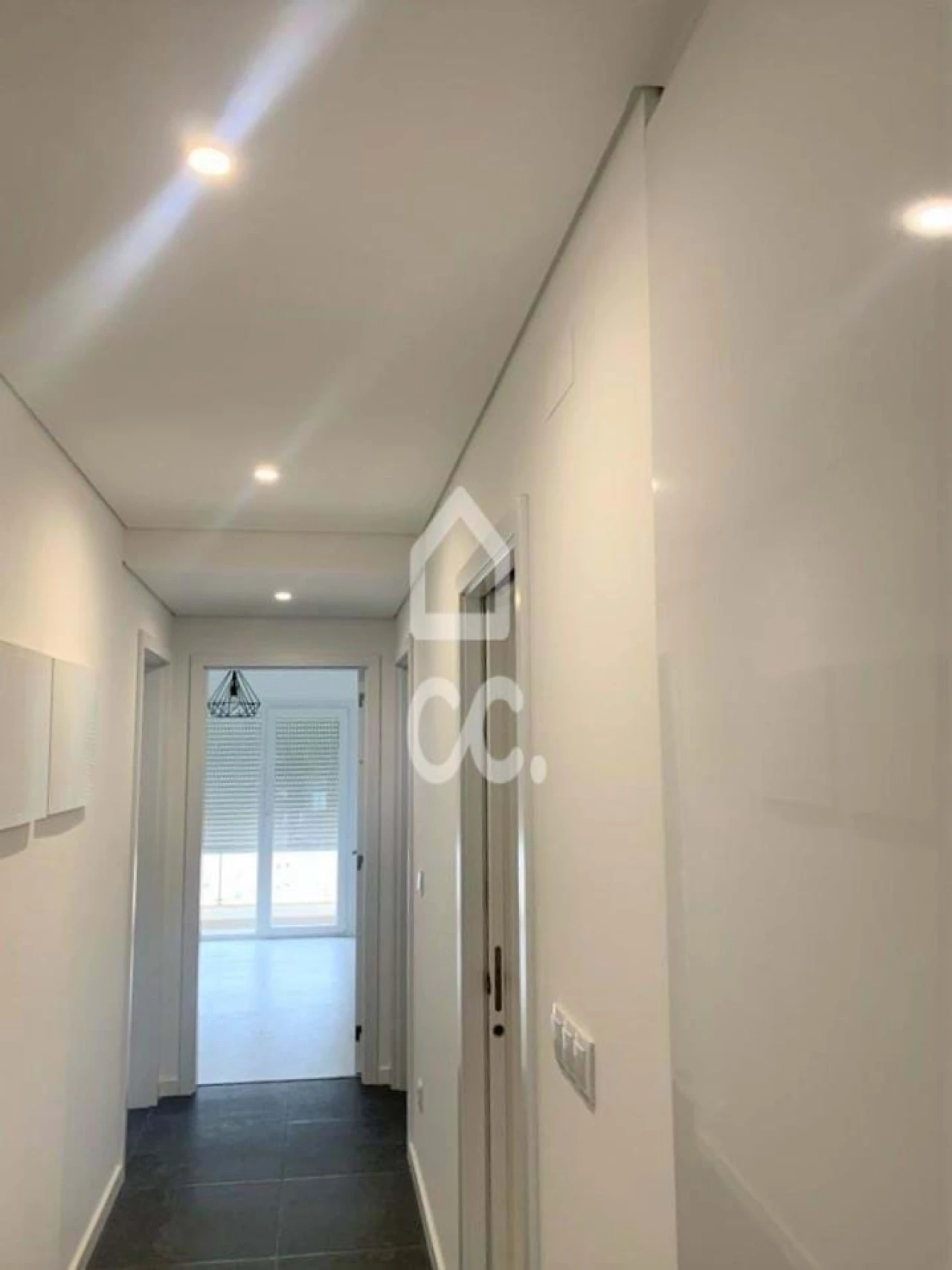 Apartamento T2 para Venda em Corroios Foto 9