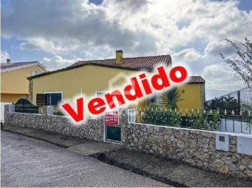 Moradia T2 para Venda em Peral
