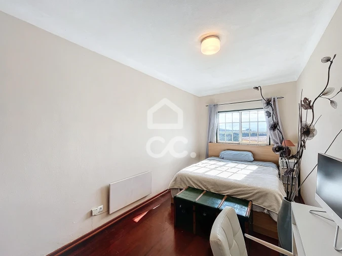 Moradia T2 para Venda em Peral Foto 31