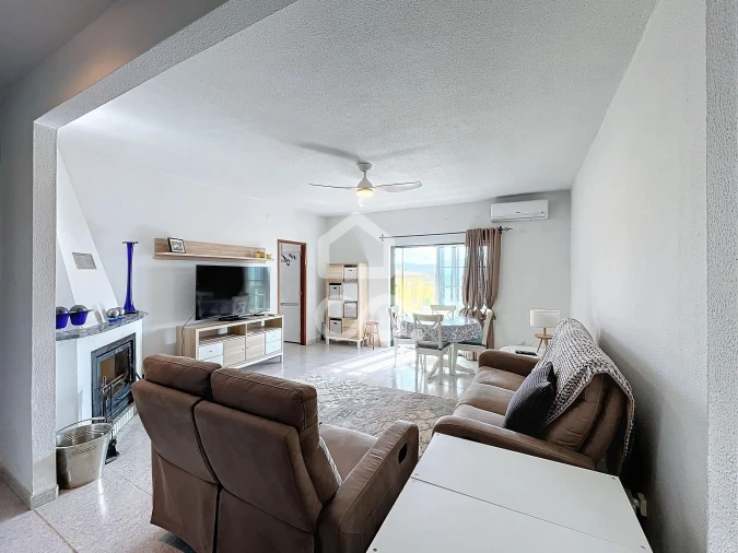 Moradia T2 para Venda em Peral Foto 24