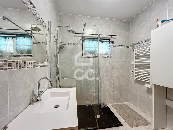 Moradia T2 para Venda em Peral Foto 27