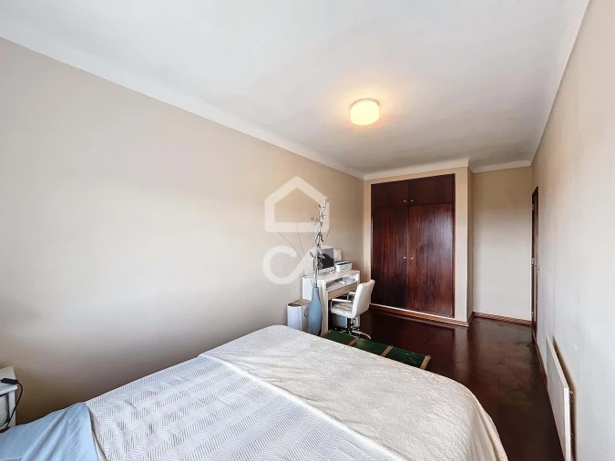 Moradia T2 para Venda em Peral Foto 32