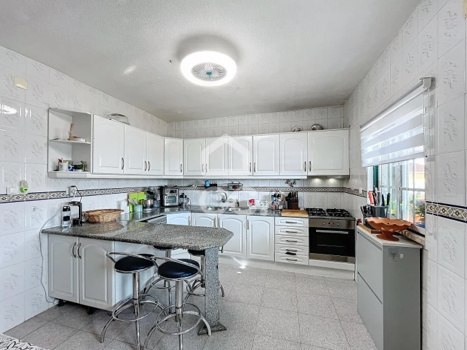 Moradia T2 para Venda em Peral Foto 25