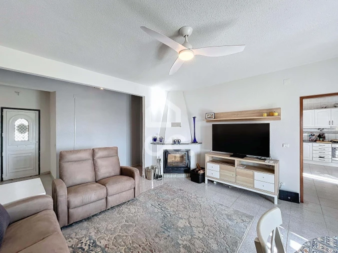 Moradia T2 para Venda em Peral Foto 23