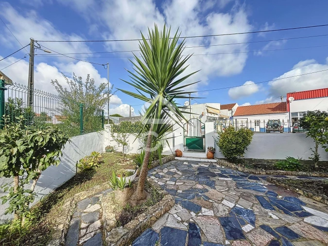 Moradia T2 para Venda em Peral Foto 11