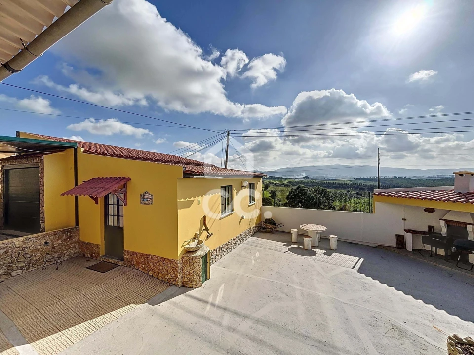 Moradia T2 para Venda em Peral Foto 2