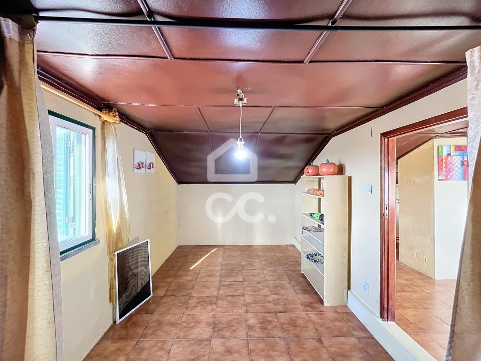 Moradia T2 para Venda em Peral Foto 37