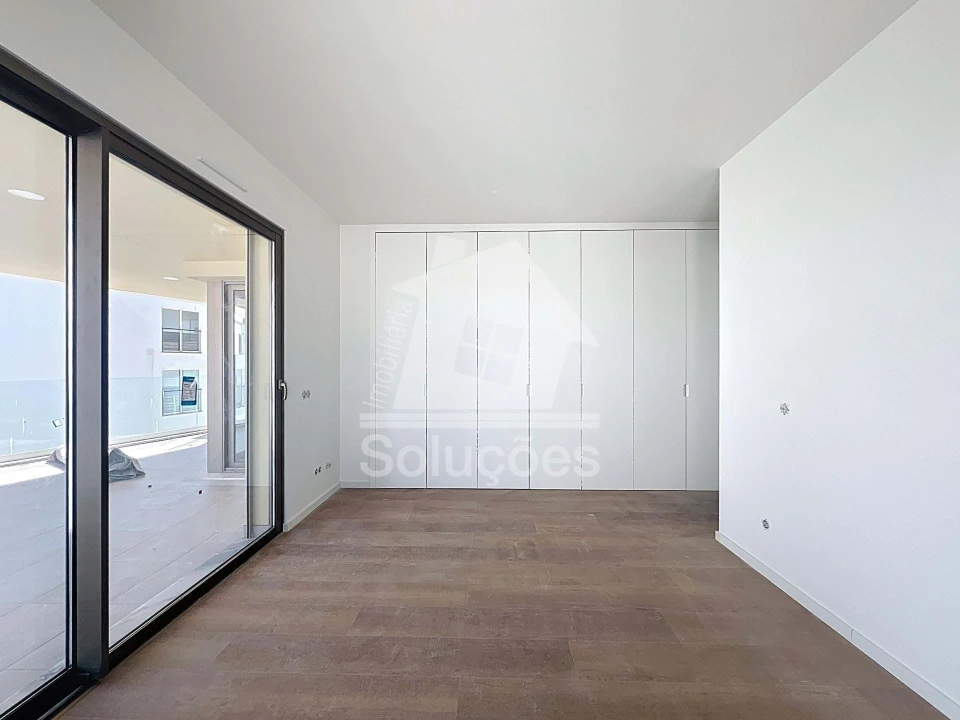 Apartamento T2 para Venda em Alvor Foto 4