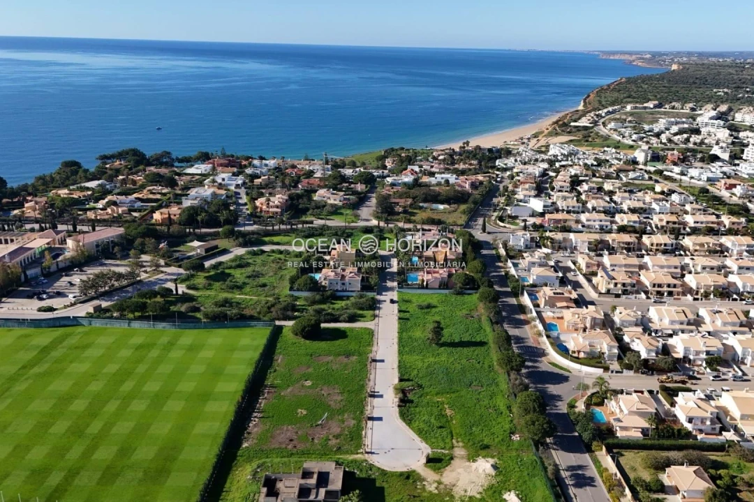 Terreno para Venda em Lagos (São Sebastião e Santa Maria) Foto 1