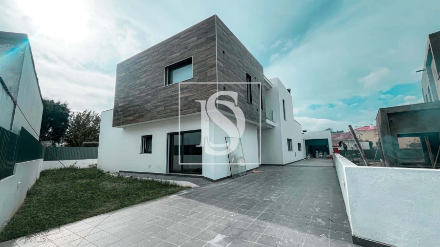 Moradia T4 para Venda em Azeitão (São Lourenço e São Simão) Foto 39