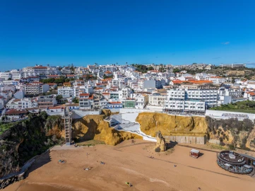 Moradia T5 para Venda em Albufeira e Olhos de Água