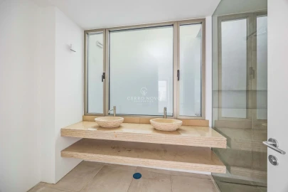 Moradia T5 para Venda em Albufeira e Olhos de Água
