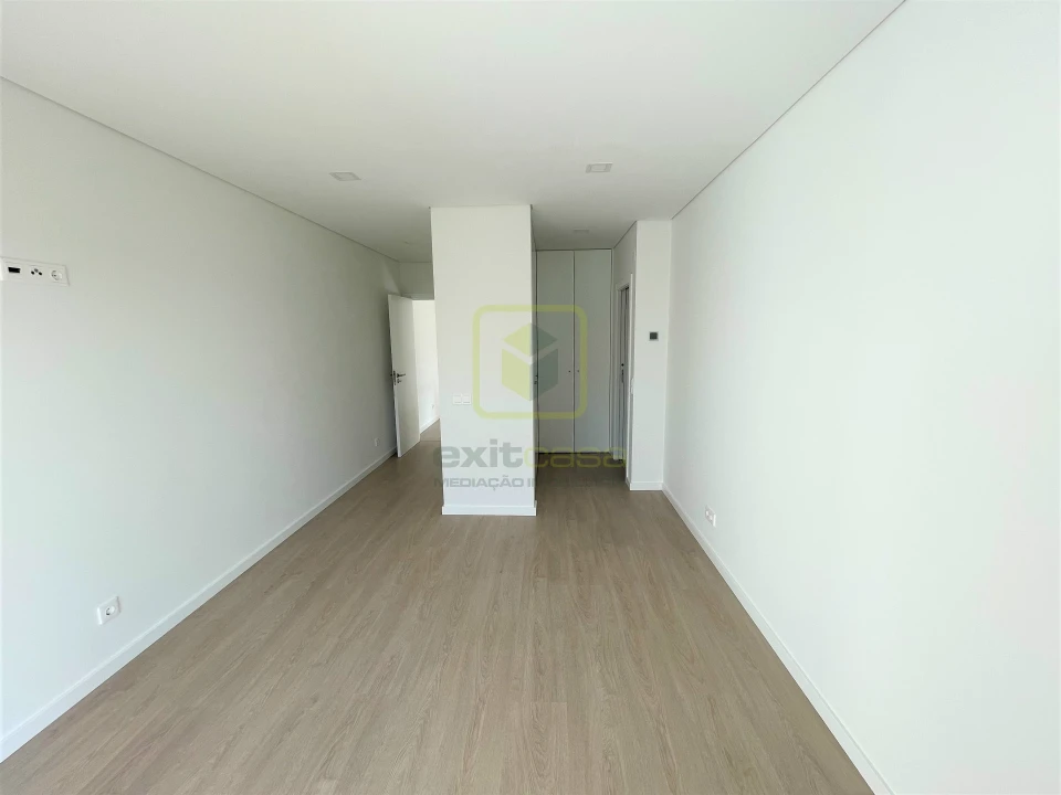 Moradia T4 para Venda em Tavarede Foto 22