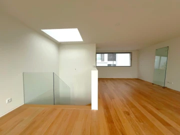 Moradia T4 para Venda em Aldoar, Foz do Douro e Nevogilde