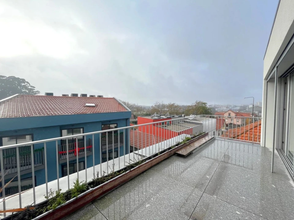 Moradia T4 para Venda em Aldoar, Foz do Douro e Nevogilde Foto 1