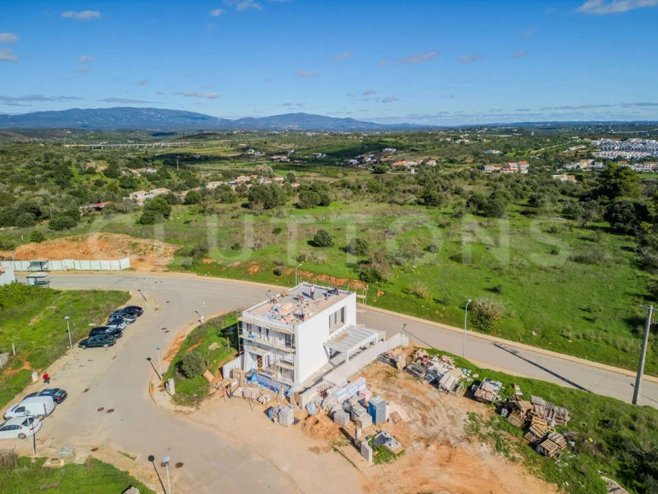 Moradia T4 para Venda em Mexilhoeira Grande Foto 4