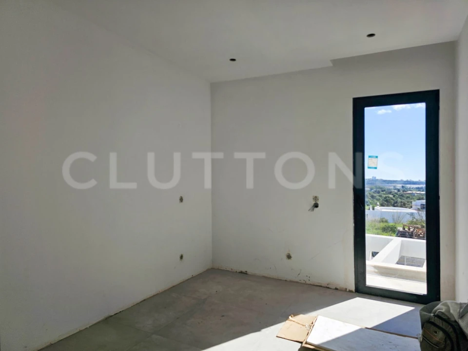 Moradia T4 para Venda em Mexilhoeira Grande Foto 27