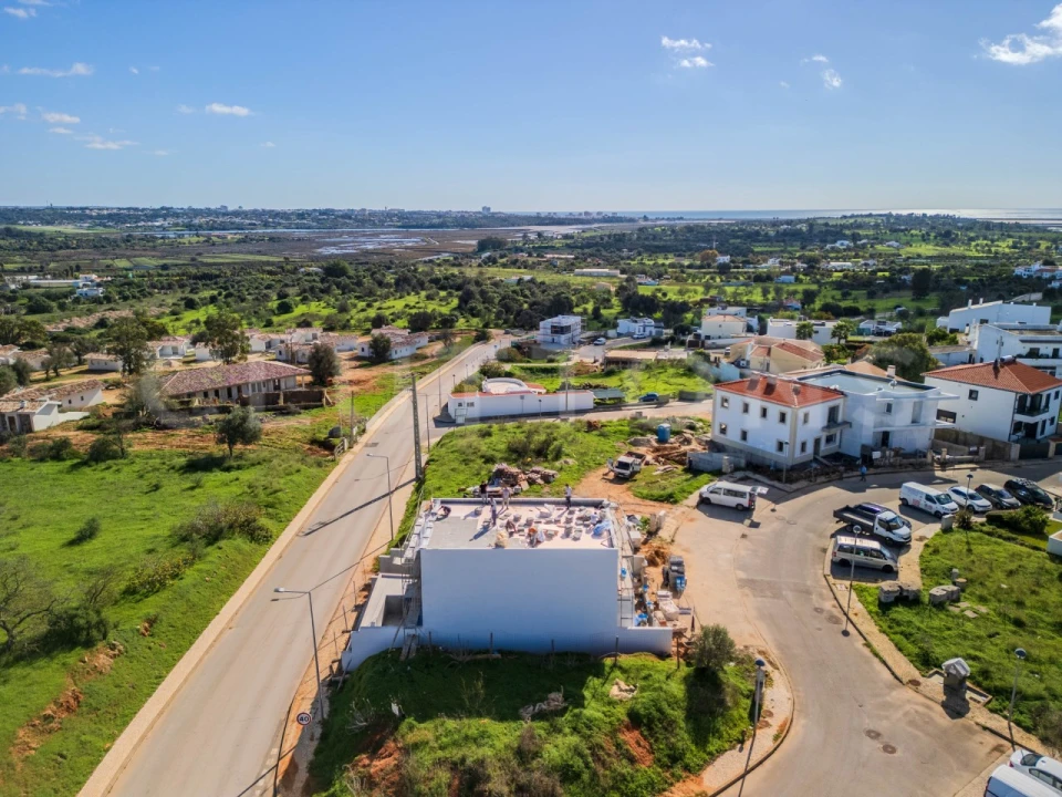 Moradia T4 para Venda em Mexilhoeira Grande Foto 32