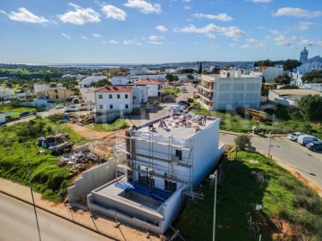 Moradia T4 para Venda em Mexilhoeira Grande
