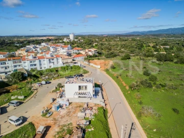 Moradia T4 para Venda em Mexilhoeira Grande