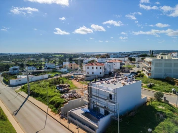 Moradia T4 para Venda em Mexilhoeira Grande