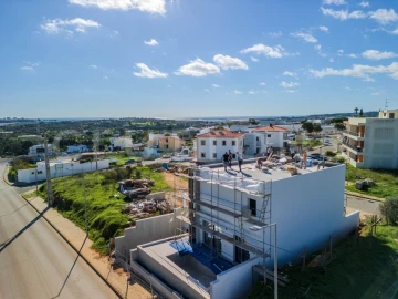 Moradia T4 para Venda em Mexilhoeira Grande