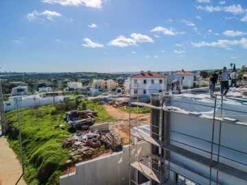 Moradia T4 para Venda em Mexilhoeira Grande